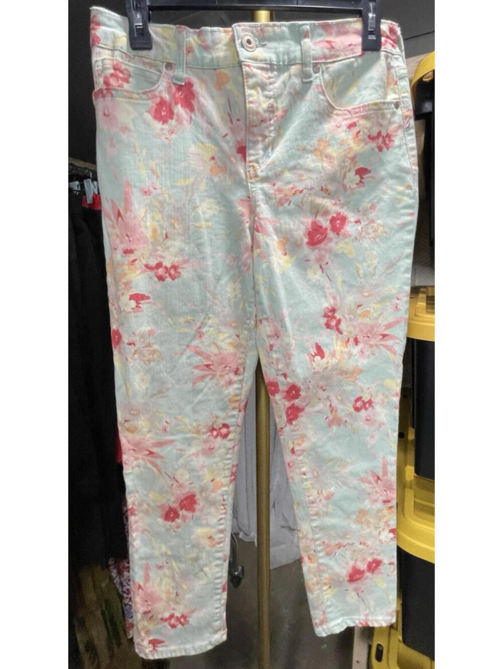 Bandolino Mandie Crop Floral Jeans Womens Sz 8 Multicolor EUC